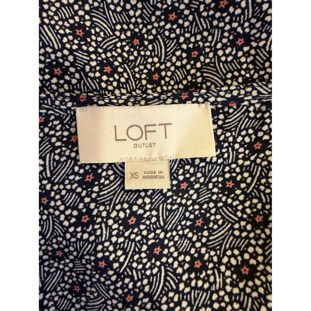 LOFT Women Blouse Navy Blue XS Floral Faux Wrap Office Work Classic Feminine - Picture 3 of 6